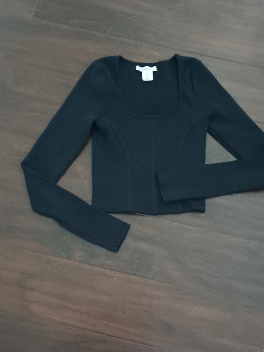 Women's Black Long-Sleeve Square-Neck Crop Top